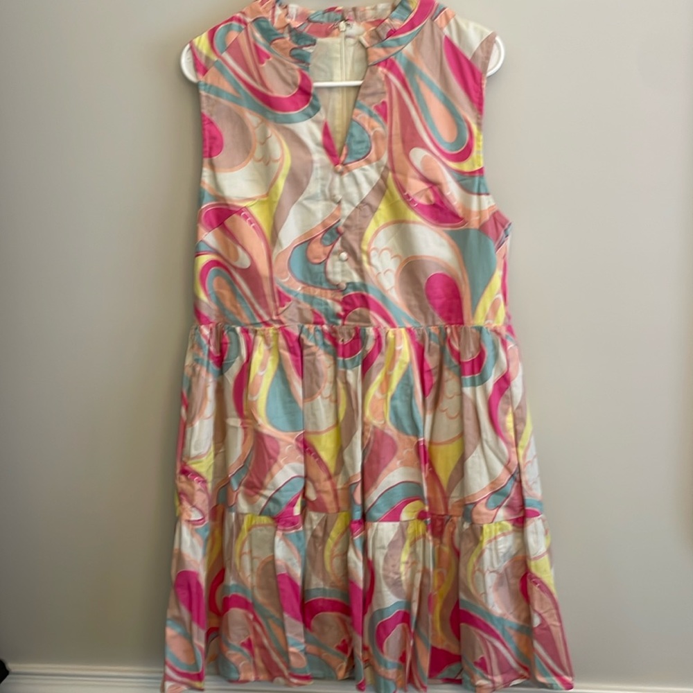 Karlie Abstract Sleeveless Tier Dress. Women Large. NWT